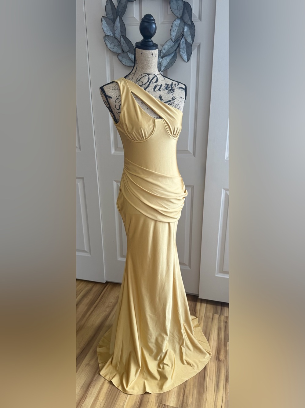 324: Fashion Nova One-Shoulder Draped Maxi Dress in Gold - Large